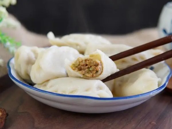 冬至晚上吃饺子还是中午吃