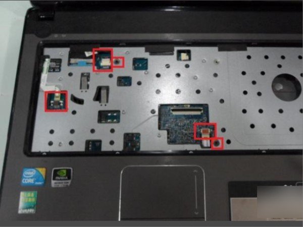 联想g480怎么打开后盖？