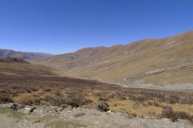 形容旷野无人的景况词语？