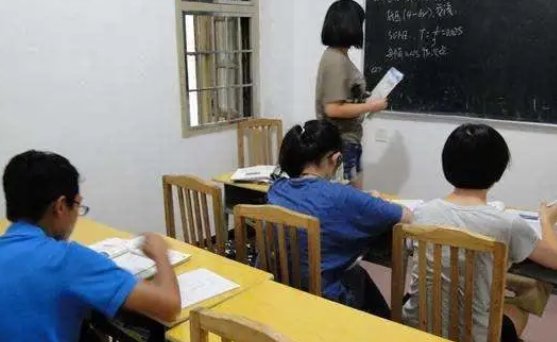 江苏省义务教育阶段课后延时服务多少钱？