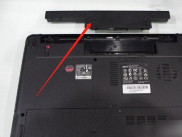 联想g480怎么打开后盖？