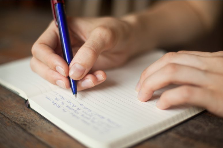 弟弟为什么这样看我的作文是什么