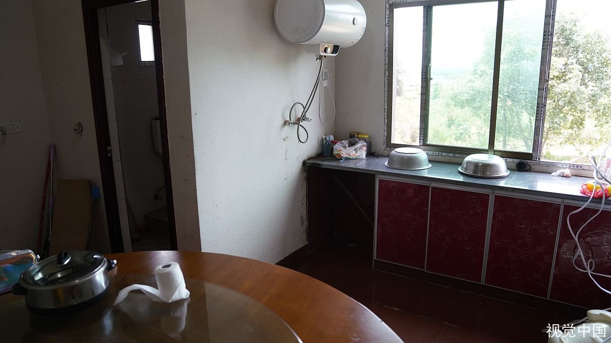 “与女儿家教好上”厦门一家“两个妈”5口人同居6年，这是有多荒诞？