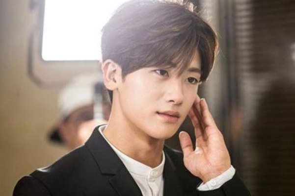 为什么我们总是会自卑的认为自己配不上喜欢的人？