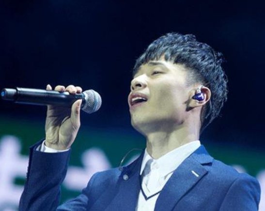 爱情睡醒了里面季如风的手机铃声叫什么名字