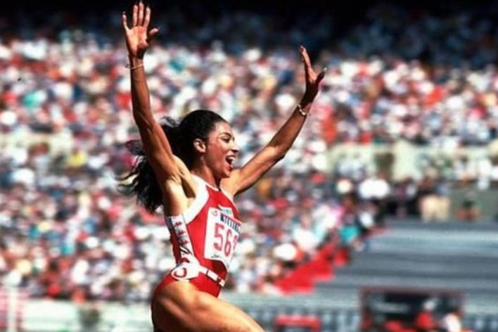 女子百米世界纪录多少