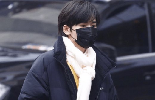 宋亚轩半夜遭“私生”围堵，工作人员与之发生冲突，究竟怎么回事？