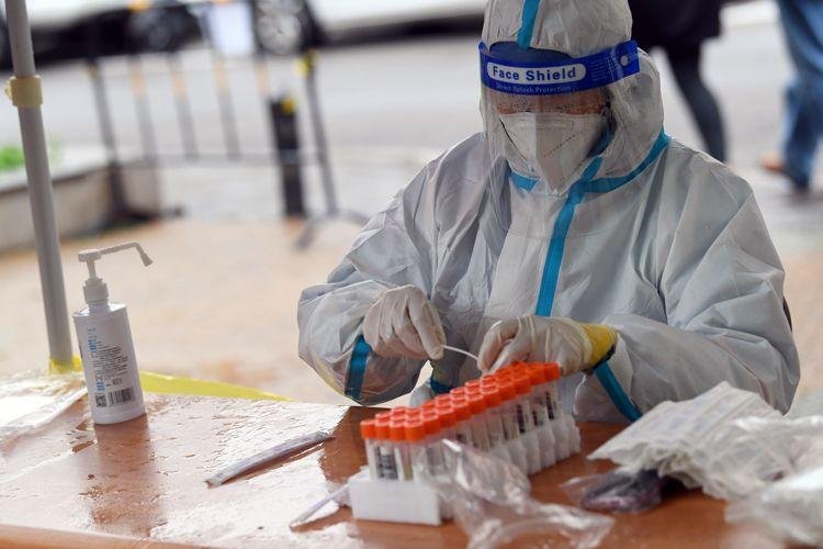 全国取消核酸检测，国家卫健委紧急回应，透露出什么重要信息？