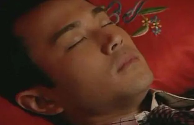 电视连续剧 凤穿牡丹中霍冬青第几级死的啊？