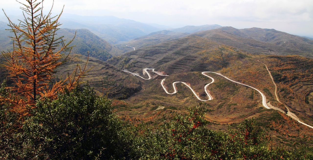 清平乐·六盘山译文