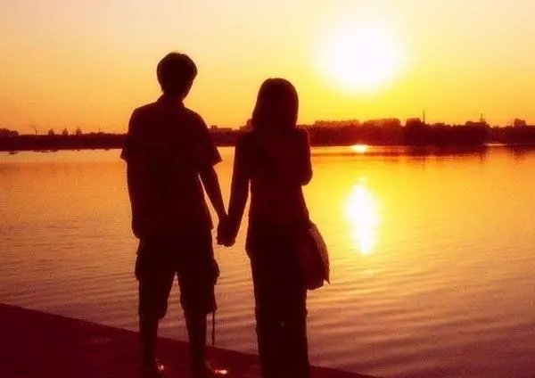 我会像你爱我一样爱你是什么歌？