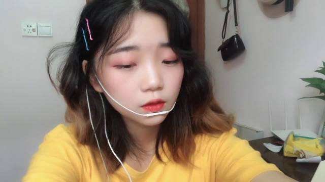 抖音里有首中文歌曲柏林之声的，歌词还有什么等待，还有什么悲哀