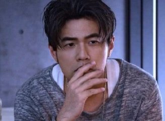 周杰伦发文提醒：哥不太喜欢人家跟车，明星遇到私生饭一般会如何对待？