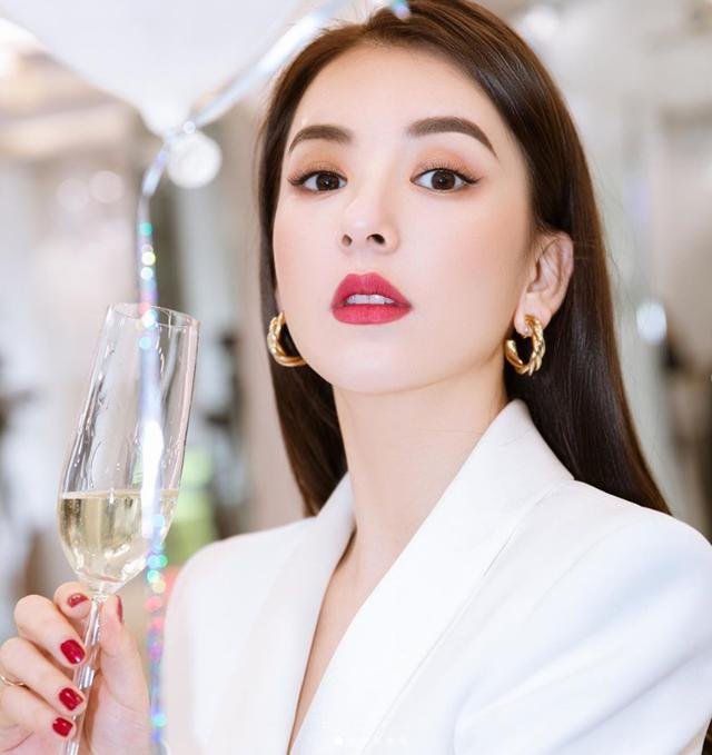 方媛很漂亮，有少女清纯感，那她的父母状态如何？