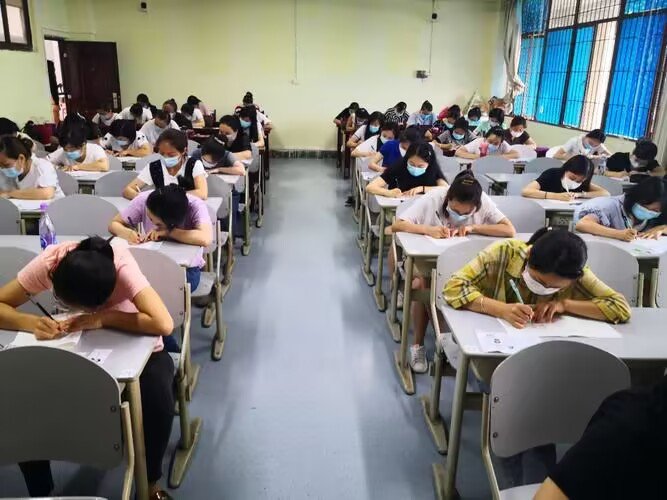 大学英语四级什么时候报名