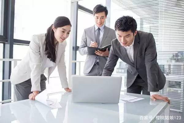 女上司和男下属之间的暧昧关系如何破解