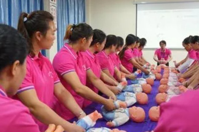 月嫂培训费用标准