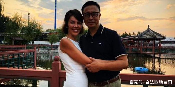 疯狂英语的李阳被曝家暴女儿，但仍会正常上课，他值得被原谅吗？
