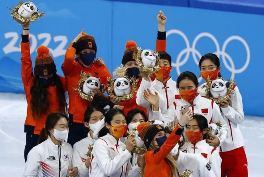 在冬奥会历史上为中国获得了第一枚冬奥会金牌的人是_?