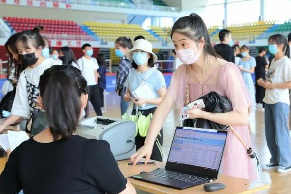 江苏高考录取查询电话是多少