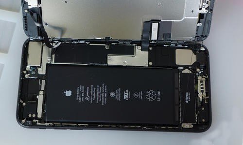 苹果手机排线多少钱？