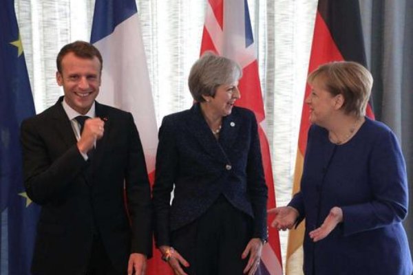 法国，德国，英国这三个国家都是日耳曼人，为什么三国的语言不同？