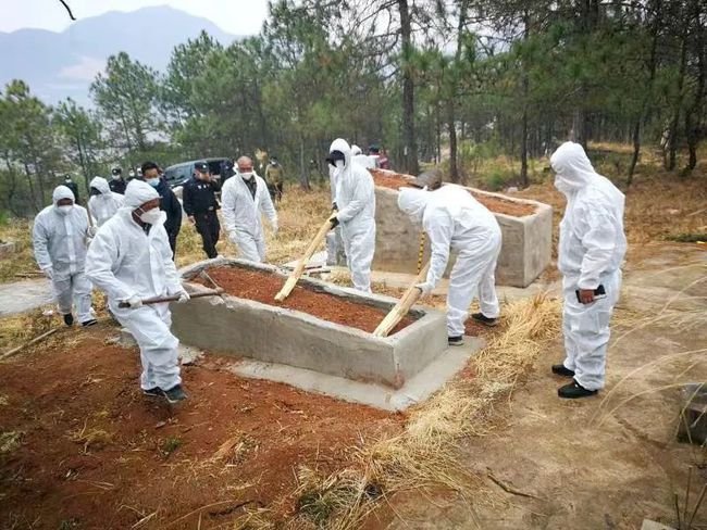 贵州一村民葬后遗体被抢，镇长称是违规土葬，事实的真相究竟是什么？
