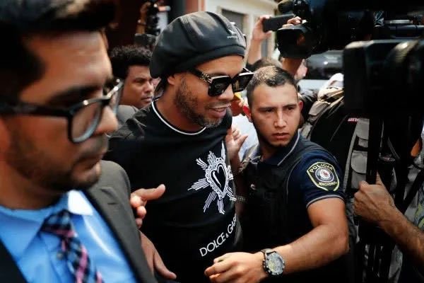 曝小罗生活陷入窘境每天嗜酒如命,曾被誉为梅西大哥的他为何会这样?