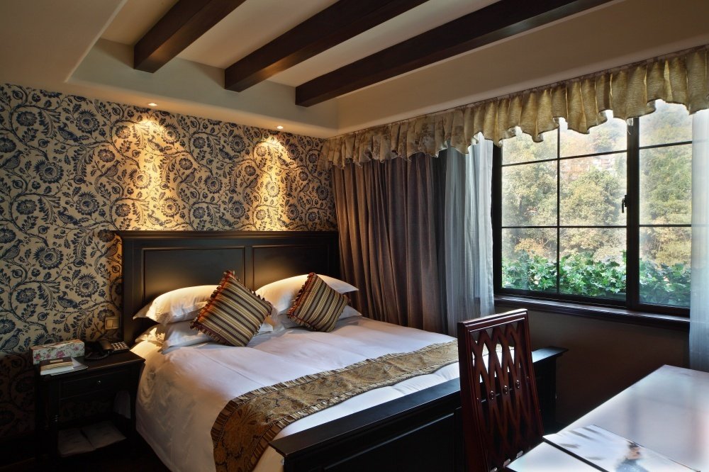 隐居西湖的特色是?