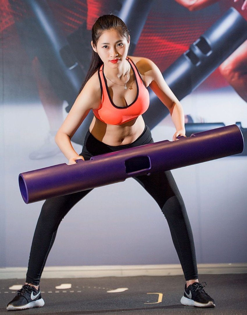 老婆每天带不同的man 一起在家里做运动，这该怎么办？