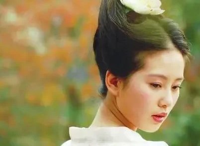 刘诗诗透露《一念关山》是群像剧，她在剧中饰演的是怎样的角色？