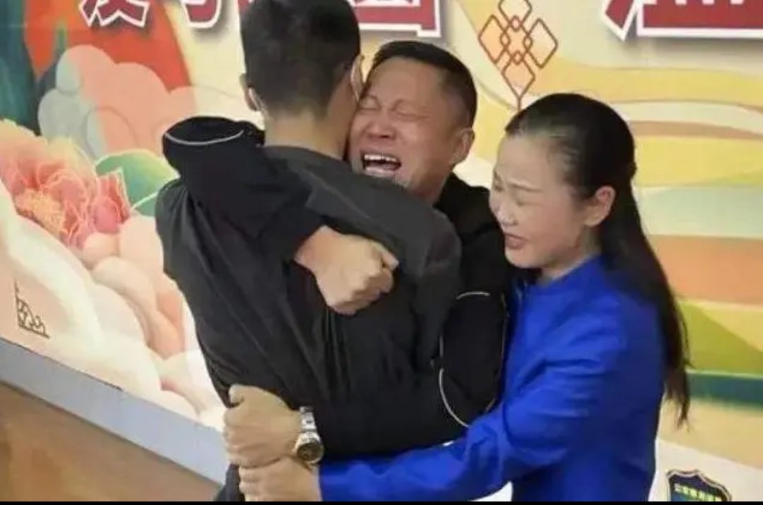 广东一男子寻回被拐十年的儿子后又无奈送回养父家，背后发生了怎样的故事？