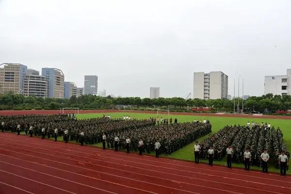 广西外国语学院学费多少