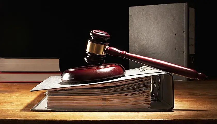 安徽六安一女子在奥迪车内被殴打扒衣,警方称是感情纠纷,案件会如何定性?