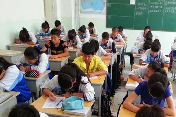 月考是什么意思？