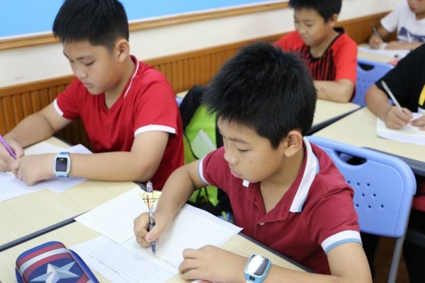 古诗“天下三分明月夜”的下一句是什么?a.二分无赖是扬州b.斜阳却照深深院c.