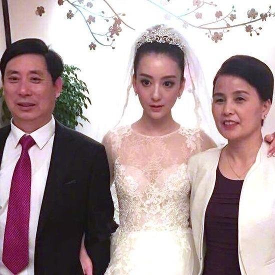 方媛很漂亮，有少女清纯感，那她的父母状态如何？