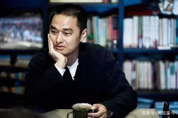 很多男性都被大家戏称为闷骚男，闷骚的人有什么表现呢？