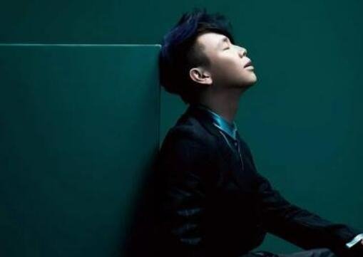 《寂寞的季节 》歌词是什么？