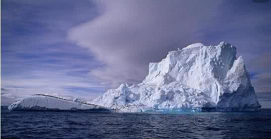 世界最大冰山已融化分裂，这会造成什么影响？