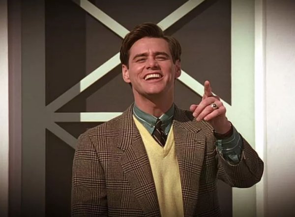 楚门的身边都是演员，只有他自己不知道，假如你成为他后，该怎么逃离？