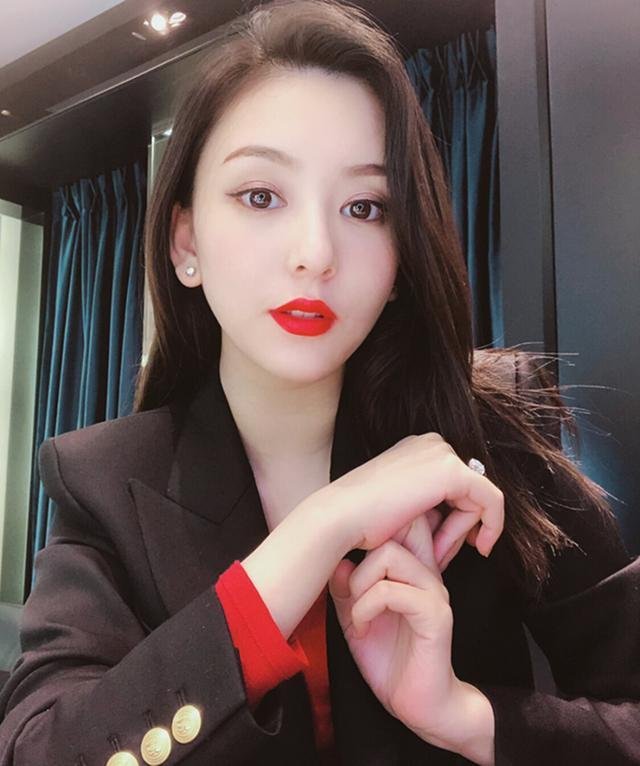 方媛很漂亮，有少女清纯感，那她的父母状态如何？