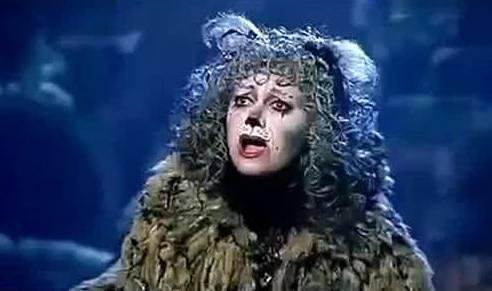 音乐剧《猫》的主题曲是什么？