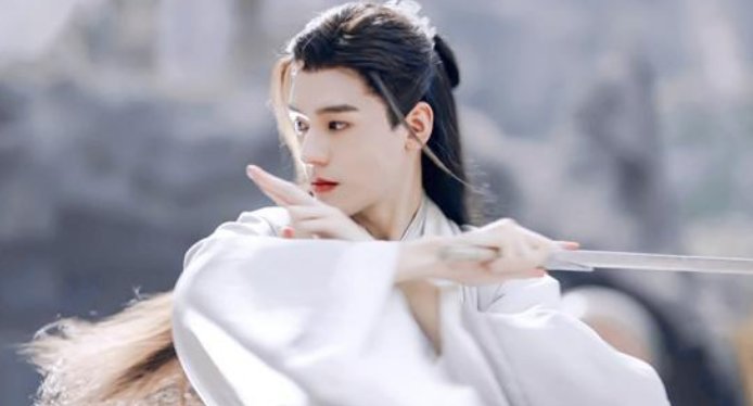 龚俊的贴身保镖把一位路人错看成了龚俊,这一场面有多尴尬?