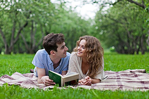 情侣之间不接吻正常吗？