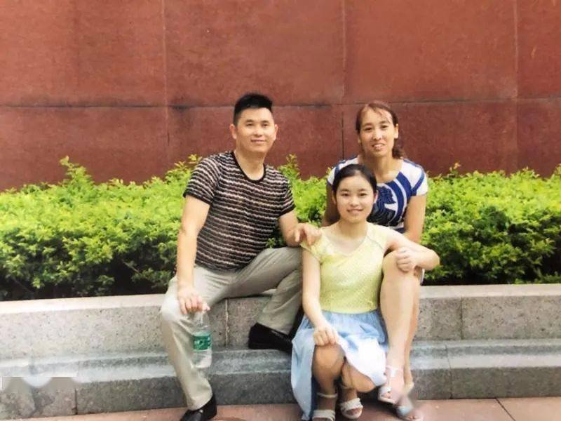 支教途中车祸离世，四川女孩李莎获评“最美大学生”，她是如何遇难的？