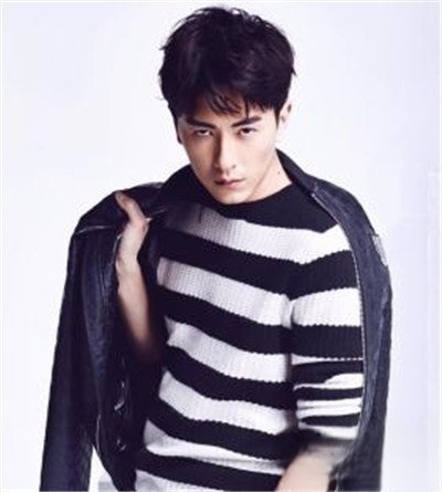 郑元畅整容了吗 整体看上去还是非常的帅气的