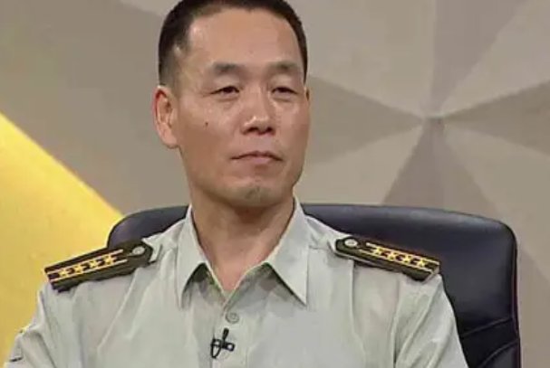 师长和副军长哪个大