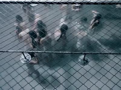 高压监狱讲的什么故事？