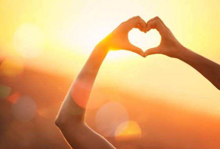 伦敦情侣封城前2小时内匆忙结婚，用生命在结婚，这样的婚姻你感动了吗？